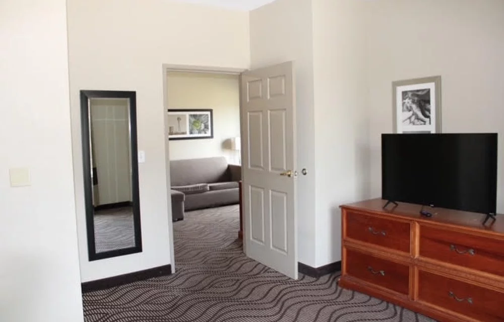 Ullah Lodging Inc - Suite Room
